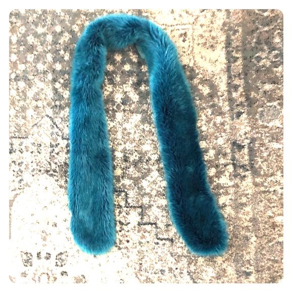Nordstrom Accessories - Faux fur stole